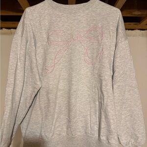 Gray Women's Sweater with Pink Bow Design